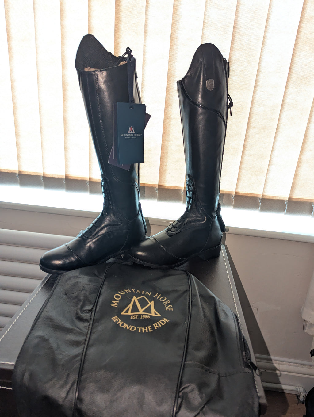 Mountain Horse Sovereign Young Rider Wide