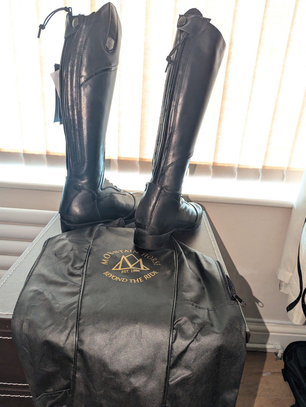 Mountain Horse Sovereign Young Rider Wide