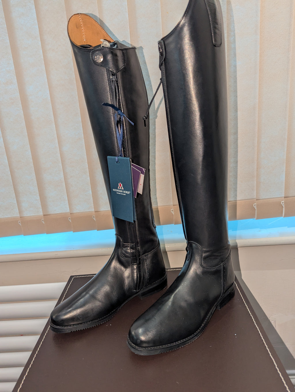 Mountain Horse Serenade R N Black